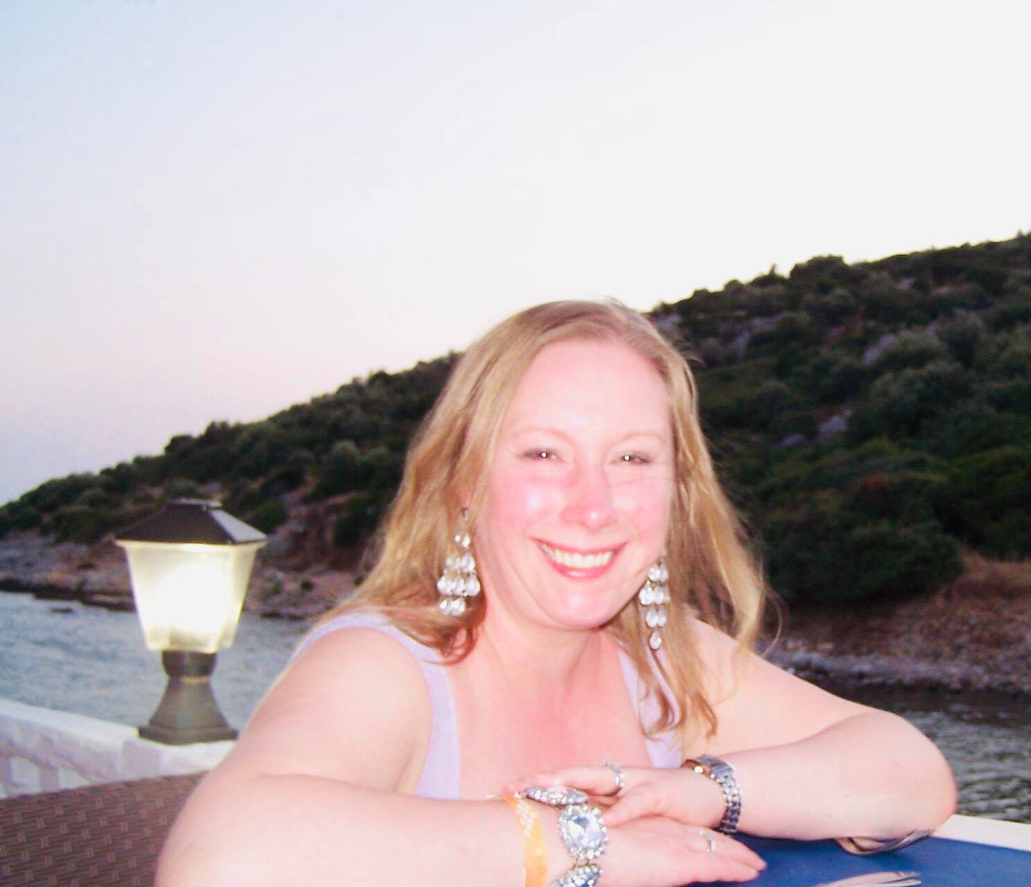 Nurse who spent her career caring for heart patients tragically dies after suffering cardiac arrest - Vimarsana News