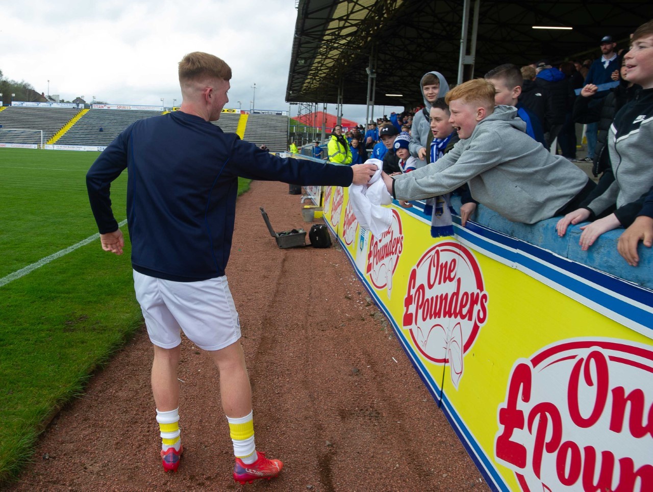 Young Morton fans given t-shirts by team
