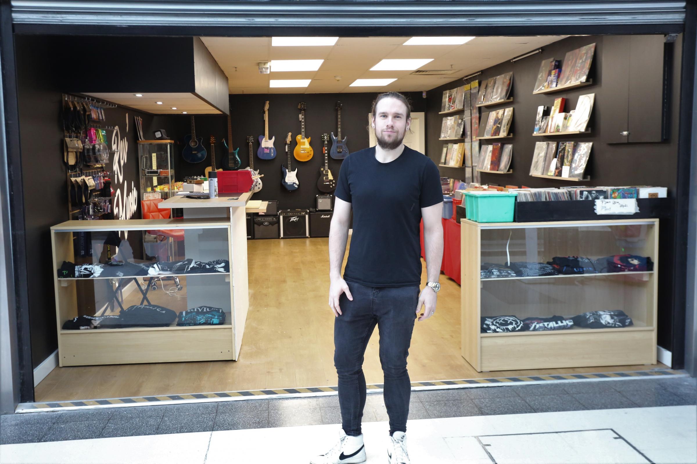 Music shop owner moves to new Oak Mall unit as business booms - Vimarsana News